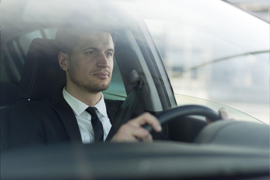 Chauffeur privé aéroport Nice : transferts premium vers Monaco et la Côte d’Azur
